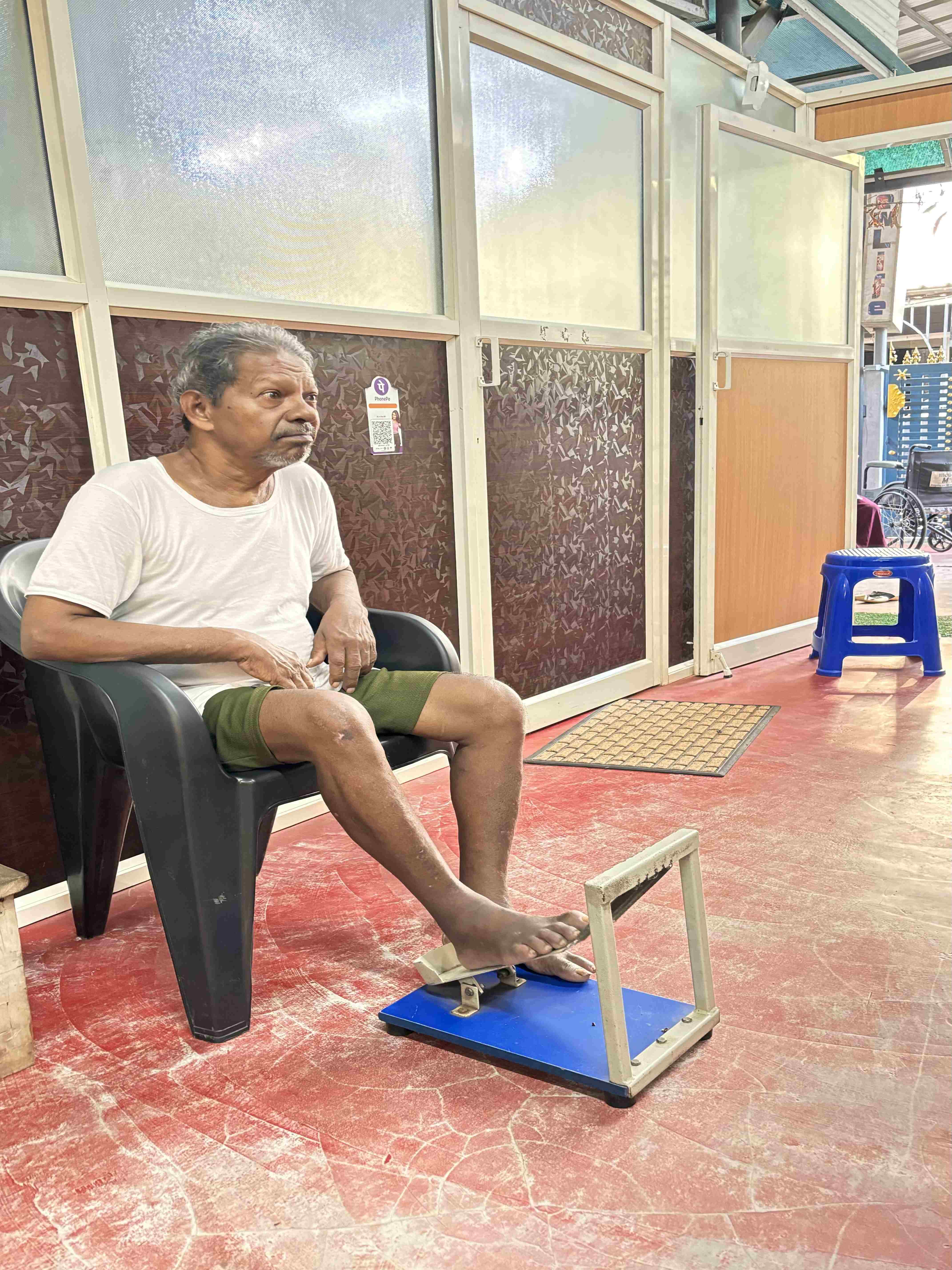 Manual therapy techniques at Newlife Physiotherapy Centre, Thiruvananthapuram